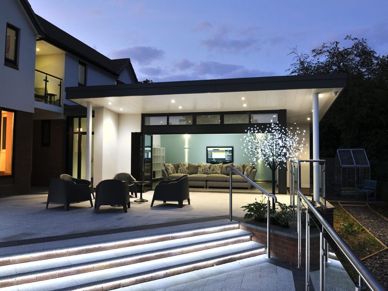 House with Aluminium Sliding Door